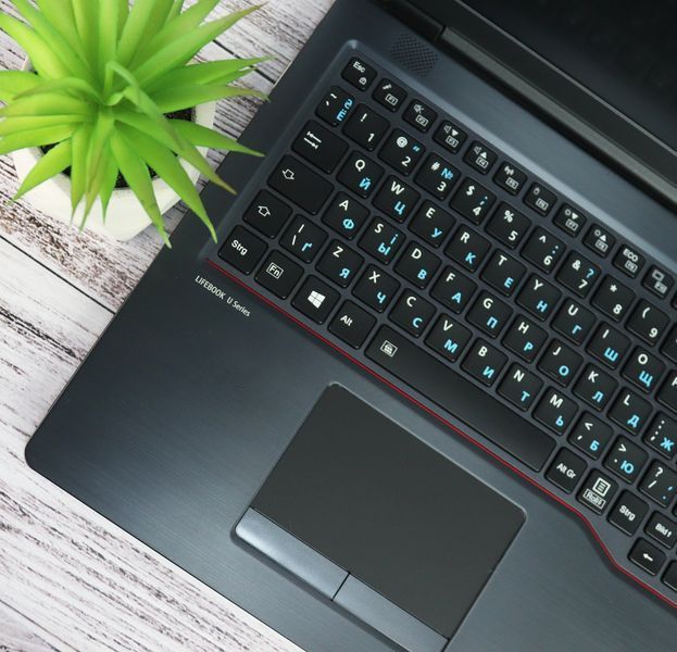 Б/в Ноутбук 15.6" Fujitsu LifeBook U758 Intel Core i5-8350U 32Gb RAM 480Gb SSD 11111-1084-1456841