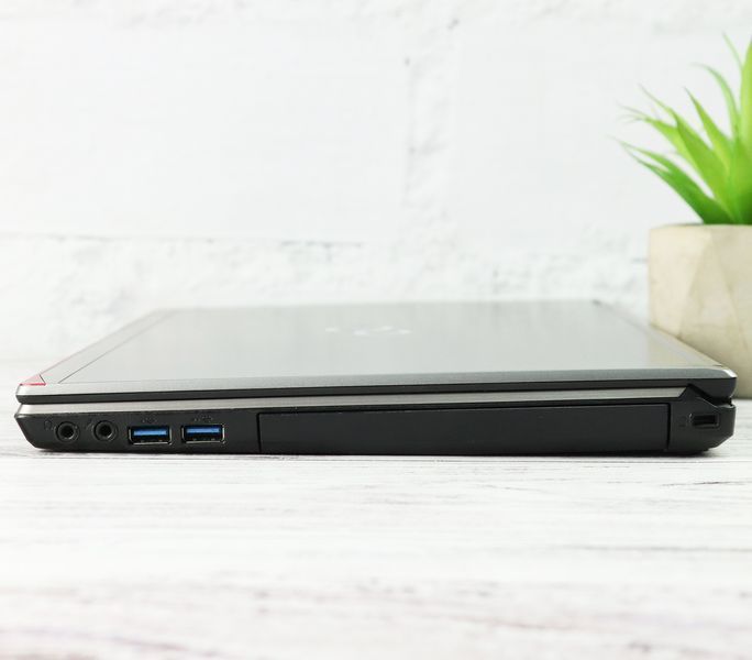 Б/у Ноутбук 14" Fujitsu LifeBook E746 Intel Core i5-6200U 16Gb RAM 480Gb SSD pc000213csew2_005