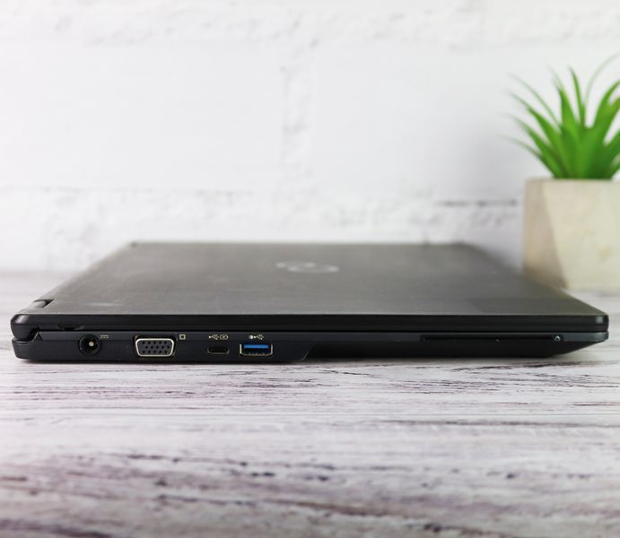 Б/в Ноутбук 15.6" Fujitsu LifeBook U758 Intel Core i5-8350U 8Gb RAM 256Gb SSD 11111-989-3