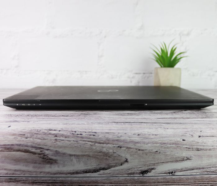 Б/в Ноутбук 15.6" Fujitsu LifeBook U758 Intel Core i5-8350U 8Gb RAM 256Gb SSD 11111-989-3
