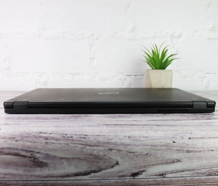 Б/в Ноутбук 15.6" Fujitsu LifeBook U758 Intel Core i5-8350U 8Gb RAM 256Gb SSD 11111-989-3