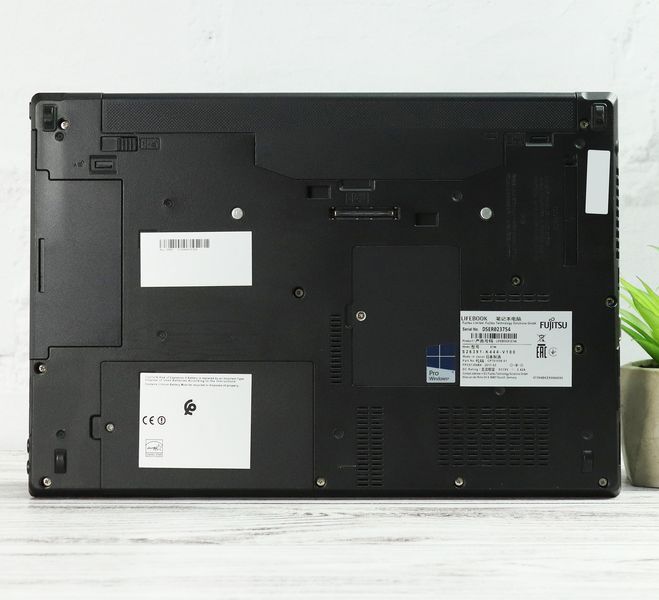 Б/в Ноутбук 14" Fujitsu LifeBook E746 Intel Core i5-6200U 32Gb RAM 256Gb SSD pc000213csew2_007