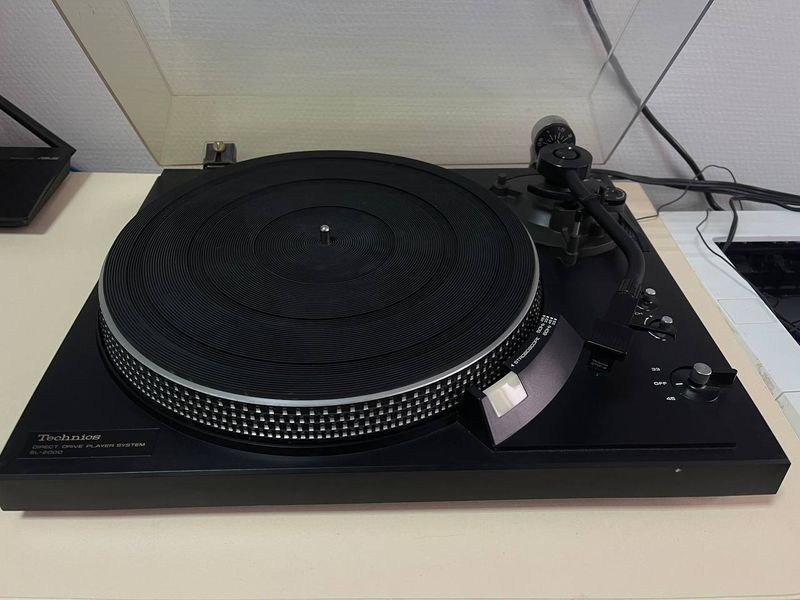 Б/у Виниловый проигрыватель Technics SL-2000 2-Speed Direct-Drive Turntable 8888-kklomk