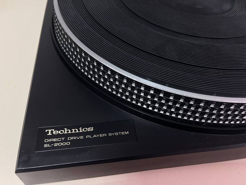 Б/у Виниловый проигрыватель Technics SL-2000 2-Speed Direct-Drive Turntable 8888-kklomk