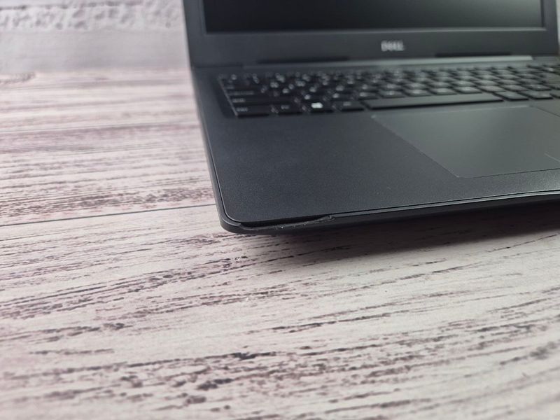 Б/у Ноутбук 15.6" Dell Latitude 3590 Intel Core i5-8250U 16Gb RAM 256Gb SSD NVMe FullHD B-Class latitude3590-i5_001