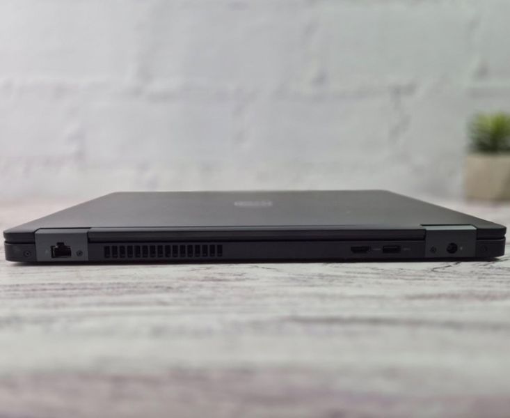 Б/у Ноутбук 15.6" Dell Precision 3520 Intel Core i7-6820HQ 16Gb RAM 240Gb SSD + Nvidia Quadro M620 7777-13012025-3520-006