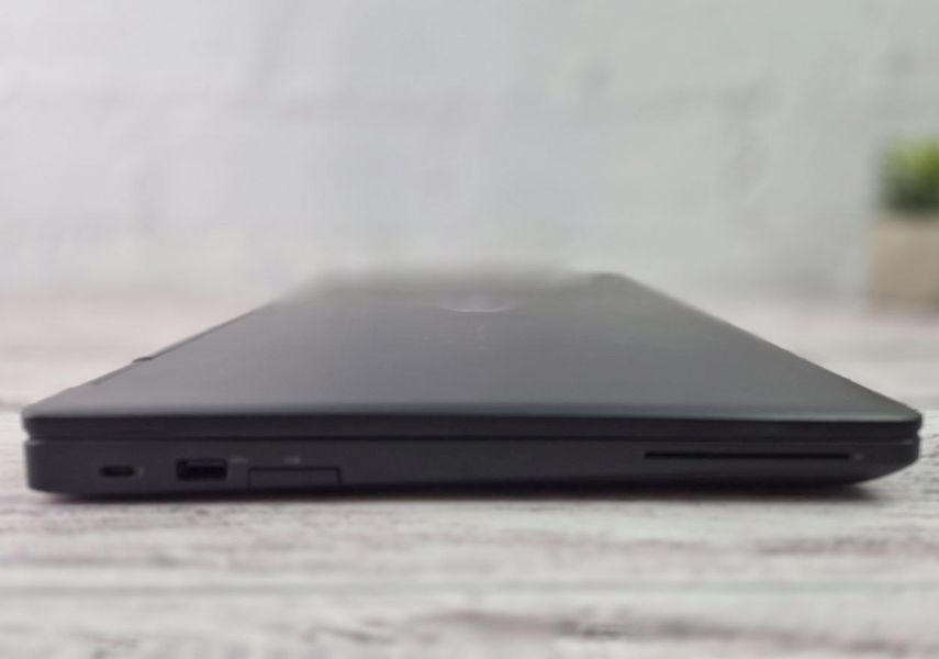 Б/у Ноутбук 15.6" Dell Precision 3520 Intel Core i7-6820HQ 16Gb RAM 240Gb SSD + Nvidia Quadro M620 7777-13012025-3520-006
