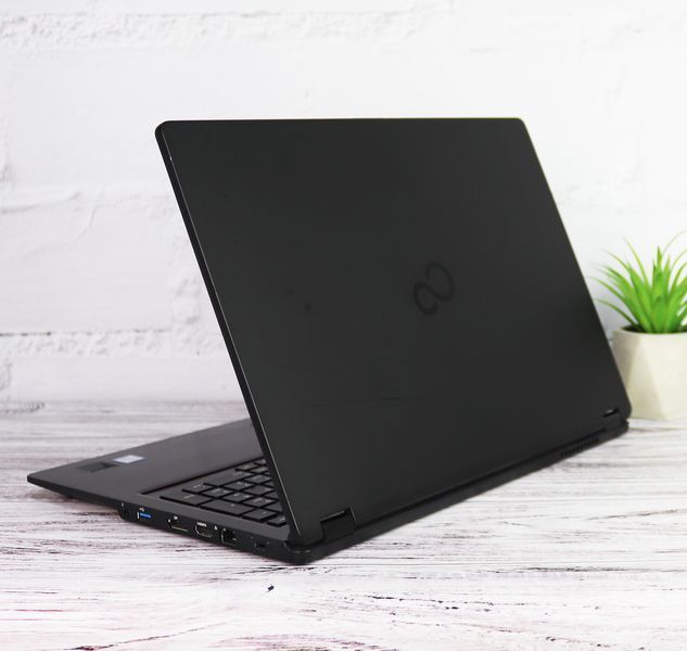 Б/у Ноутбук 15.6" Fujitsu LifeBook U758 Intel Core i5-8350U 8Gb RAM 480Gb SSD 11111-1084