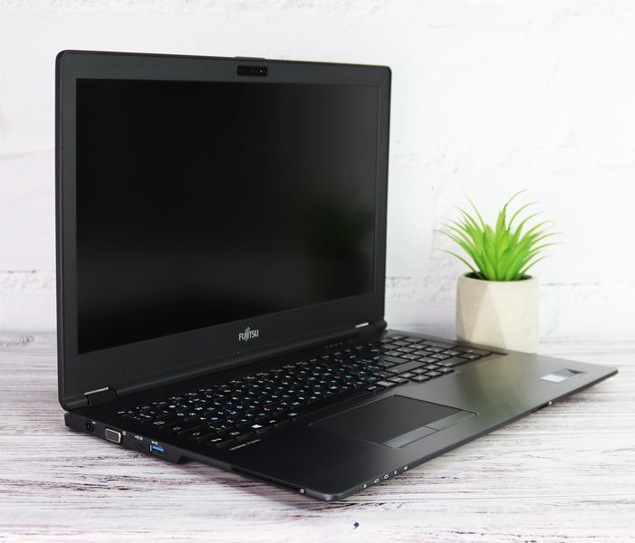 Б/в Ноутбук 15.6" Fujitsu LifeBook U758 Intel Core i5-8350U 32Gb RAM 1Tb SSD 11111-1084-145684185
