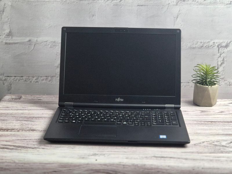 Б/у Ноутбук 15.6" Fujitsu LifeBook E459 Intel Core i5-8250U 8Gb RAM 256Gb SSD FullHD IPS 777727052025_001
