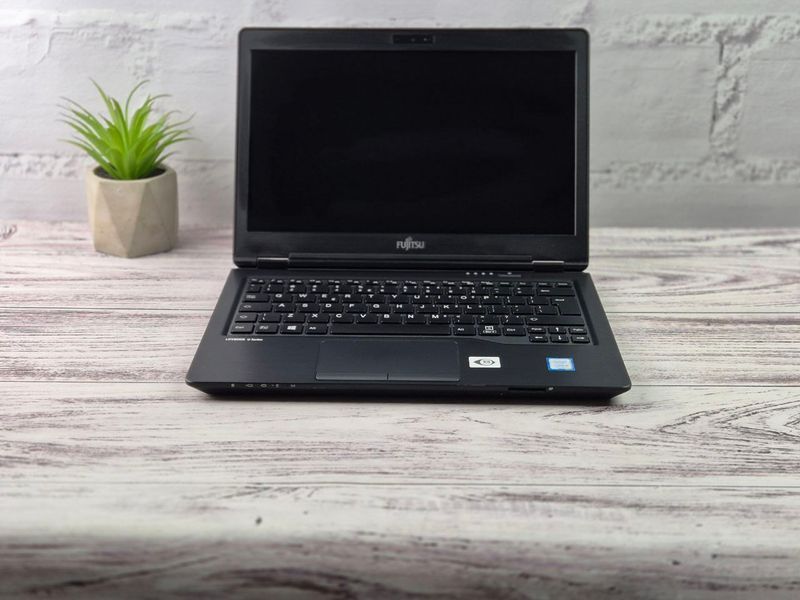 Б/у Ноутбук 12.5" Fujitsu LifeBook U728 Intel Core i5-8250U 16Gb RAM 256Gb SSD FullHD IPS lifebooku728czkfv_001