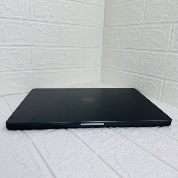 Б/у Ноутбук 16" Apple MacBook Pro M3 Pro 18GB RAM 512Gb SSD MiniLED Space Black 890-macbook-pro-16-nov-2075
