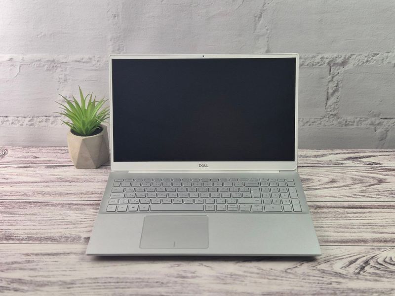 Б/у Ноутбук 15.6" Dell Inspiron 5590 Intel Core i5-10210U 8Gb RAM 512Gb SSD FullHD IPS insp5590csdv_001