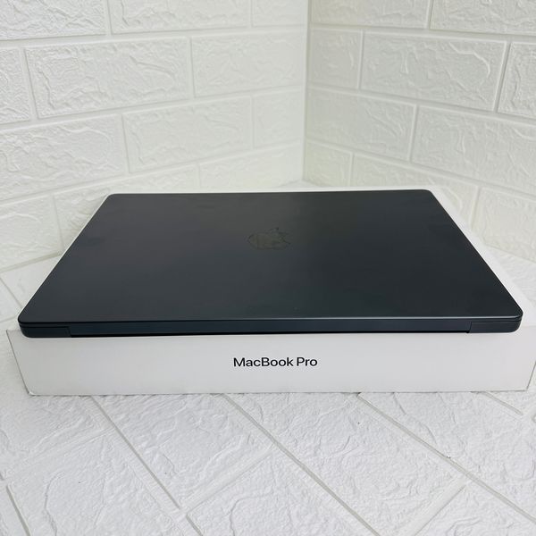 Б/в Ноутбук 16" Apple MacBook Pro M3 Pro 18GB RAM 512Gb SSD MiniLED Space Black Apple Care 890-macbook-pro-16-nov-2083