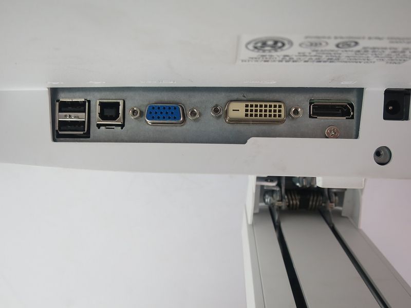 Б/у Монитор 24" Dell U2412 FullHD IPS DisplayPort/DVI/VGA PIVOT B-Class 1695