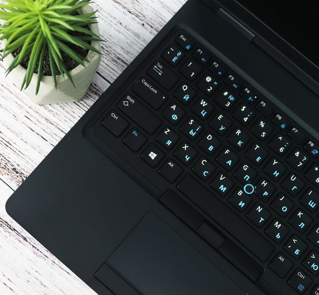 Б/в Ноутбук 15.6" Dell Latitude 5590 Intel Core i5-8350U 8Gb RAM 256Gb SSD FullHD IPS csvweq6ca5590ck_001