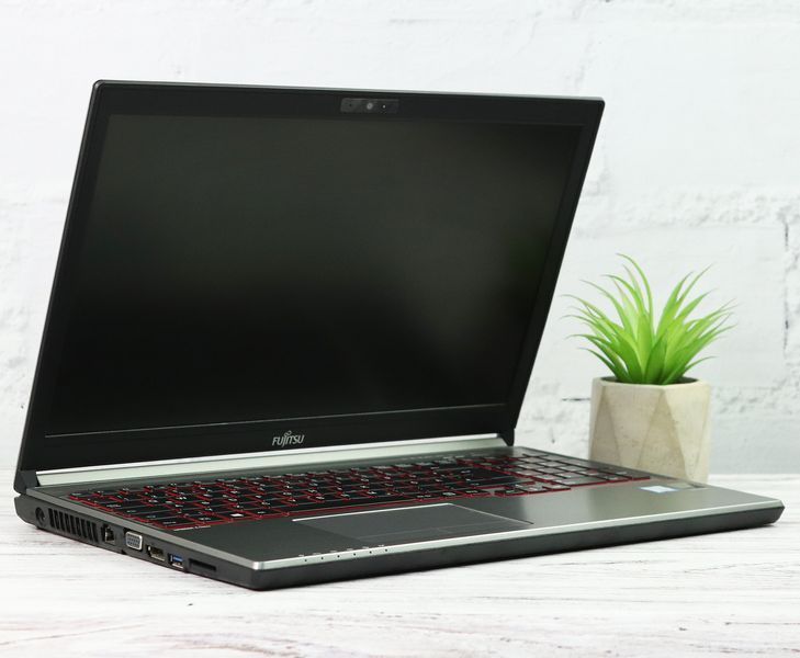 Б/в Ноутбук 15.6" Fujitsu LifeBook E756 Intel Core i5-6200U 8Gb RAM 256Gb SSD B-Class pc000355