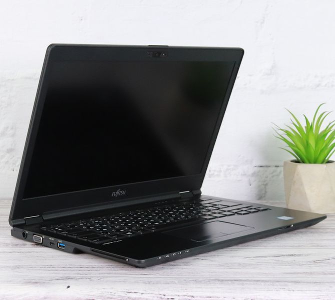 Б/в Ноутбук 14" Fujitsu LifeBook U747 Intel Core i5-7300U 16Gb RAM 256Gb SSD M.2 FullHD IPS 77778-27022024-1