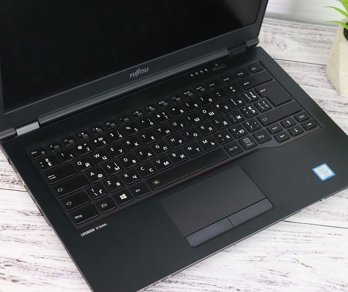 Б/в Ноутбук 14" Fujitsu LifeBook U747 Intel Core i5-7300U 16Gb RAM 256Gb SSD M.2 FullHD IPS 77778-27022024-1