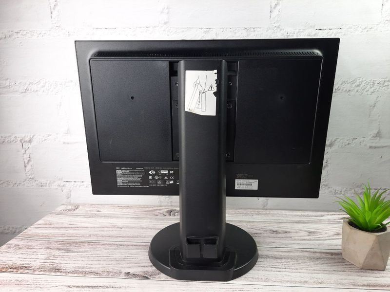 Б/в Монітор 22" NEC MultiSync E223W WLED DisplayPort/DVI/VGA PIVOT 2629