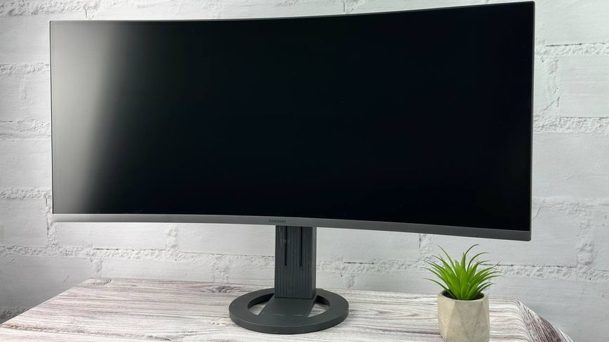 Б/в Вигнутий монітор 34" Samsung Ultra WQHD Professional C34H890WJU 3440x1440 21:9 1800R 100HZ Curved USB-Hub HDMI/DisplayPort/Type-C 937211