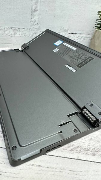 Б/у Сенсорный ноутбук-трансформер 12.2" Lenovo MIIX 520-12IKB Intel Core i5-8250U 8Gb RAM 256Gb SSD FullHD IPS 877jjd_001