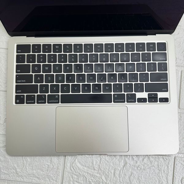 Б/в Ноутбук 13.6" Apple MacBook Air M2 24GB RAM 512Gb SSD IPS StarLight (1966) 890-macbook-air-13-1966