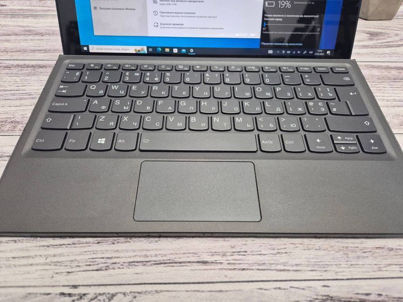Б/у Сенсорный ноутбук-трансформер 12.2" Lenovo MIIX 520-12IKB Intel Core i5-8250U 8Gb RAM 256Gb SSD FullHD IPS 877jjd_001