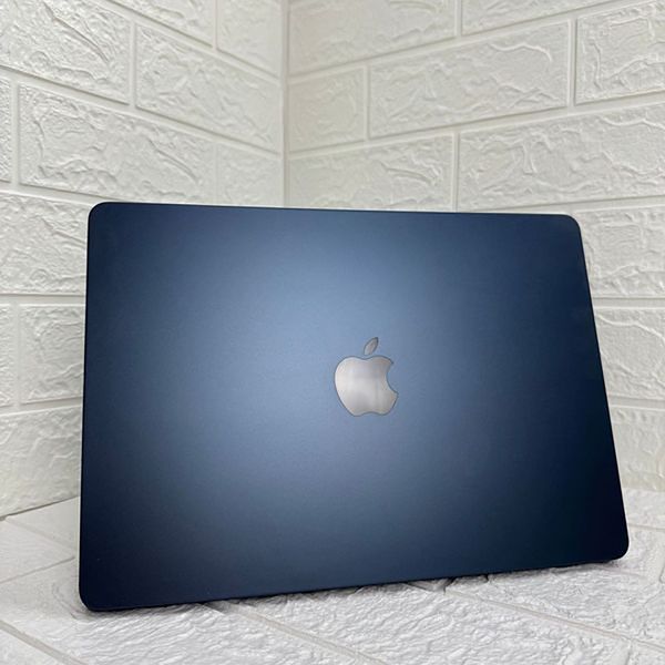 Б/у Ноутбук 13.6" Apple MacBook Air M2 8GB RAM 256Gb SSD IPS Midnight Apple Care (2049) 890-macbook-air-13-2049