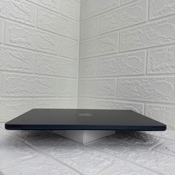 Б/у Ноутбук 13.6" Apple MacBook Air M2 8GB RAM 256Gb SSD IPS Midnight Apple Care (2049) 890-macbook-air-13-2049