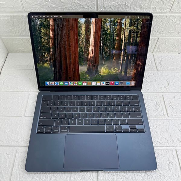 Б/у Ноутбук 13.6" Apple MacBook Air M2 8GB RAM 256Gb SSD IPS Midnight Apple Care (2049) 890-macbook-air-13-2049