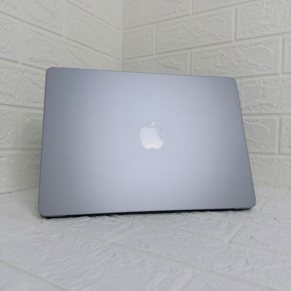 Б/в Ноутбук 13.6" Apple MacBook Air M2 8GB RAM 256Gb SSD IPS Space (1997) 890-macbook-air-13-1997