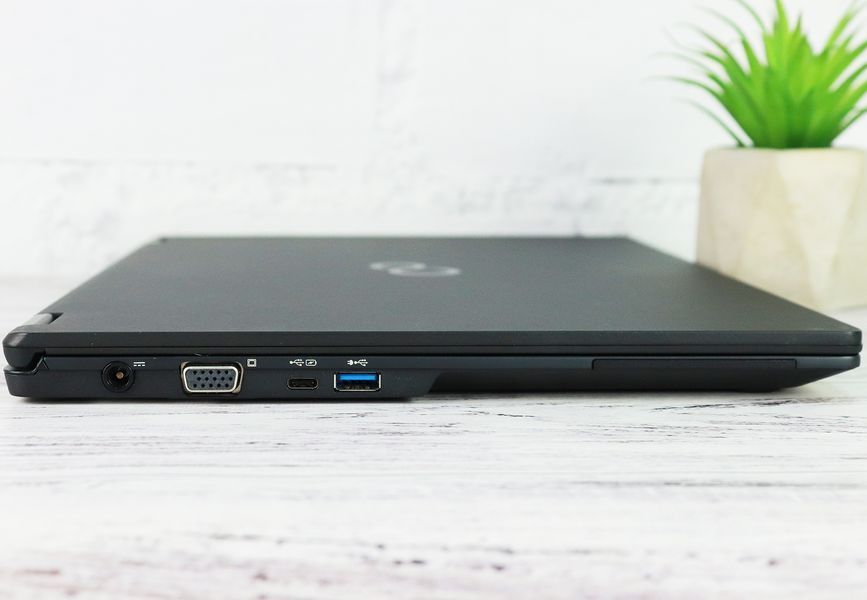 Б/в Ноутбук 15.6" Fujitsu LifeBook U757 Intel Core i5-7200U 8Gb RAM 1Tb SSD NVMe FullHD IPS 9999-29022024-55601-02