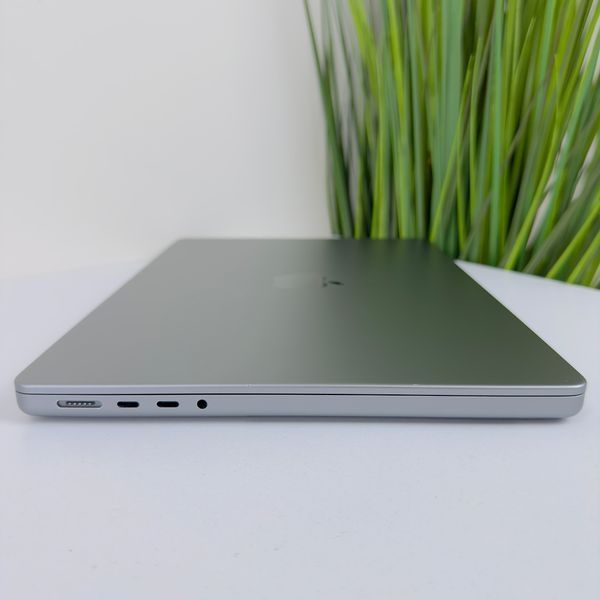 Б/в Ноутбук 14.2" Apple MacBook Pro 14 M1 Pro 16Gb RAM 512Gb SSD Liquid Retina XDR Space (1852) B-Class 888-macpro14-1852