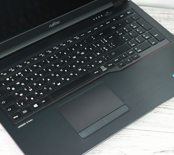Б/в Ноутбук 15.6" Fujitsu LifeBook U757 Intel Core i5-7200U 16Gb RAM 480Gb SSD NVMe FullHD IPS 9999-29022024-55601-04