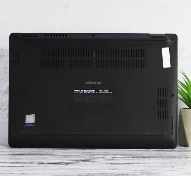 Б/у Ноутбук 13.3" Dell Latitude 5300 Intel Core i5-8350U 32Gb RAM 256Gb SSD FullHD IPS lat5300scsvccx_008