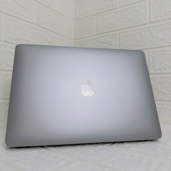 Б/в Ноутбук 13.3" Apple MacBook Air M1 16GB RAM 256Gb SSD IPS Space (1995) 890-macbook-air-13-1995