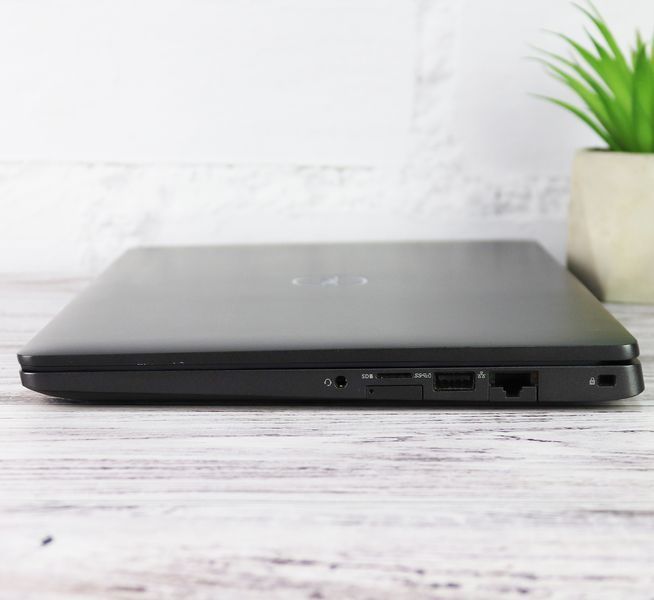 Б/в Ноутбук 13.3" Dell Latitude 5300 Intel Core i5-8350U 32Gb RAM 480Gb SSD FullHD IPS lat5300scsvccx_009