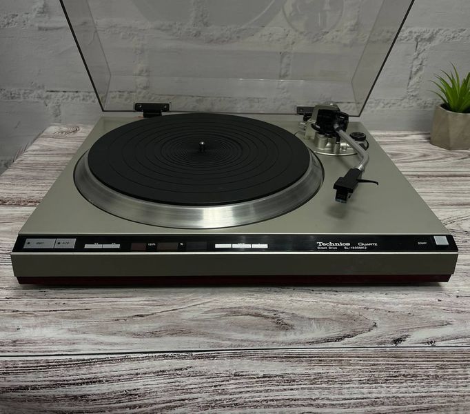 Б/у Виниловый проигрыватель Technics Quartz SL-1500MK2 Direct Drive tecknicsquartzsl1500mk2