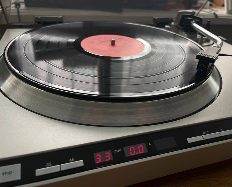 Б/у Виниловый проигрыватель Technics Quartz SL-1500MK2 Direct Drive tecknicsquartzsl1500mk2