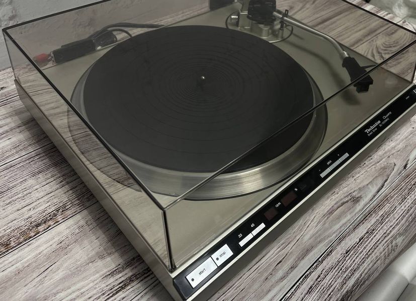 Б/у Виниловый проигрыватель Technics Quartz SL-1500MK2 Direct Drive tecknicsquartzsl1500mk2