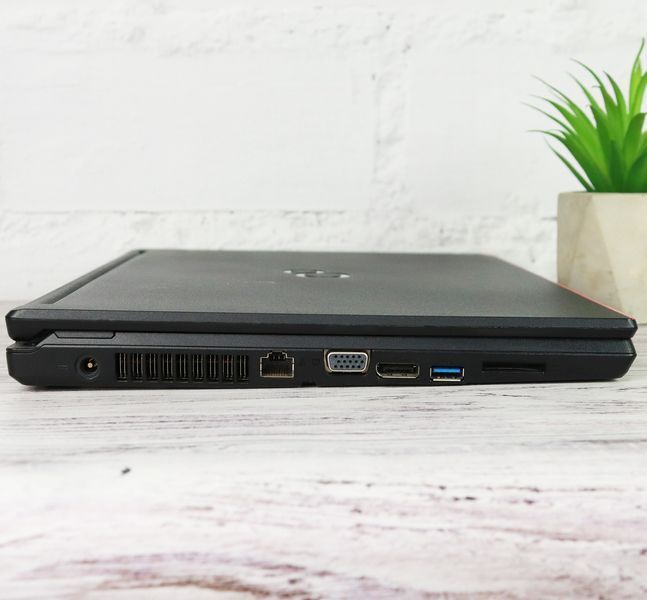 Б/у Ноутбук 15.6" Fujitsu LifeBook E556 Intel Core i5-6300U 16Gb RAM 128Gb SSD FullHD 7777-29022024-663501asv1_002