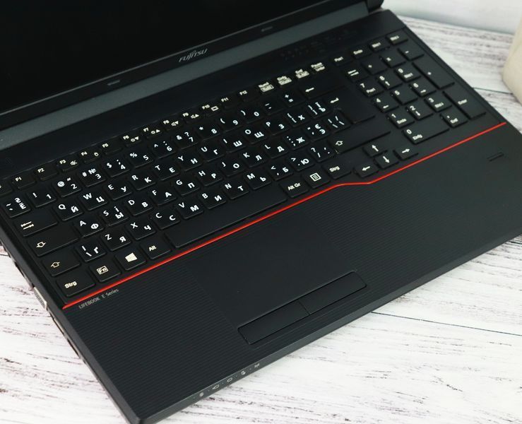 Б/у Ноутбук 15.6" Fujitsu LifeBook E556 Intel Core i5-6300U 16Gb RAM 128Gb SSD FullHD 7777-29022024-663501asv1_002