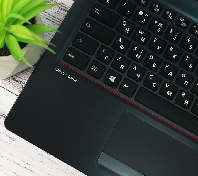 Б/у Ноутбук 14" Fujitsu LifeBook U747 Intel Core i5-6300U 32Gb RAM 256Gb SSD M.2 FullHD IPS 77778-27022024-1-225201-008
