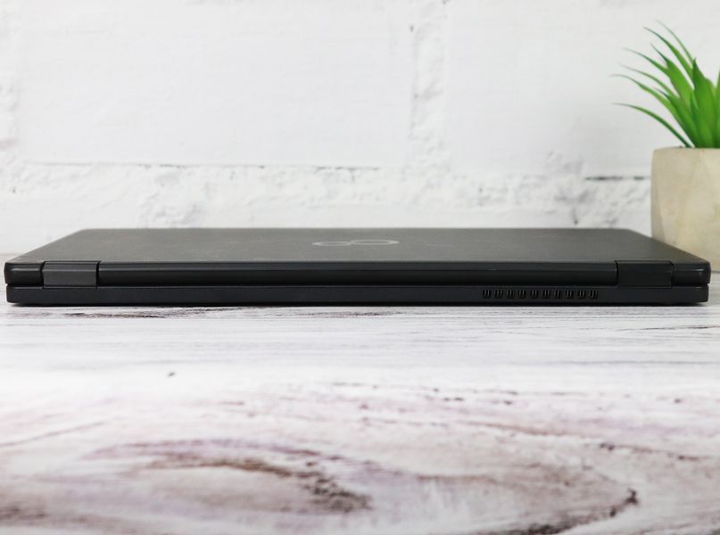 Б/у Ноутбук 14" Fujitsu LifeBook U747 Intel Core i5-6300U 32Gb RAM 256Gb SSD M.2 FullHD IPS 77778-27022024-1-225201-008