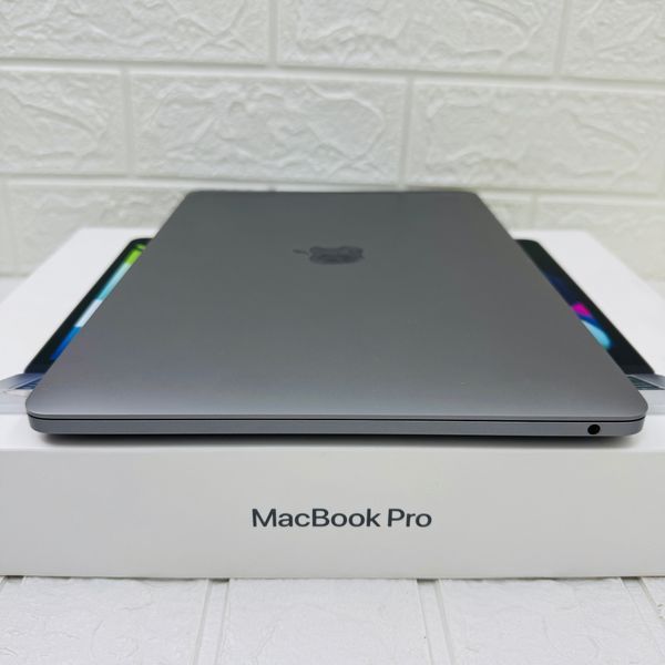 Б/в Ноутбук 13.3" Apple MacBook Pro M2 8GB RAM 256Gb SSD IPS Space(2353) 890-macbook-pro-13-cdsw2